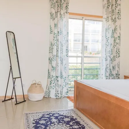 #004 Orada By Holidays *