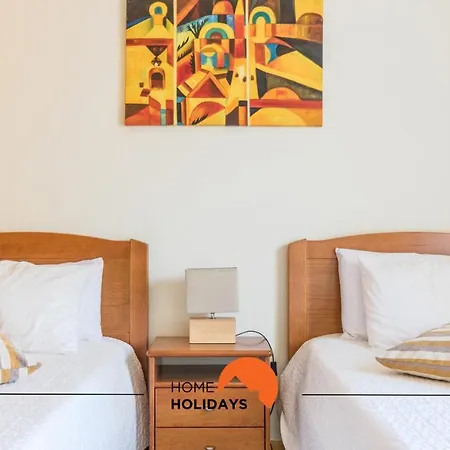 #004 Orada By Holidays