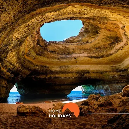 #004 Orada By Holidays *